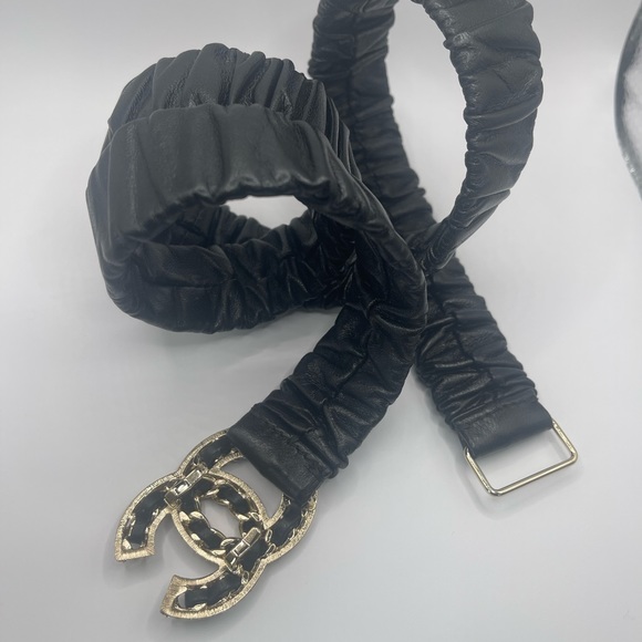 Chanel stretch belt BNIB with Crystal CC detail, beautiful stylish accessory - Picture 3 of 4